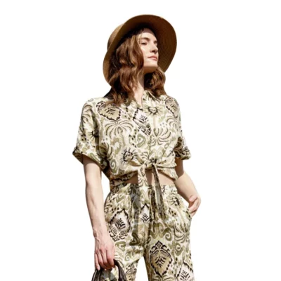 blusa estampada con amarre